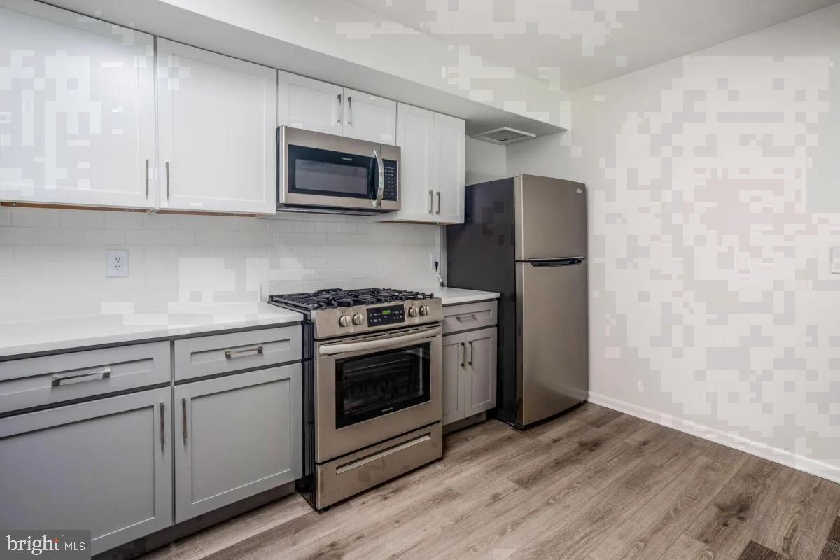1699 Yale Pl #421 — photo