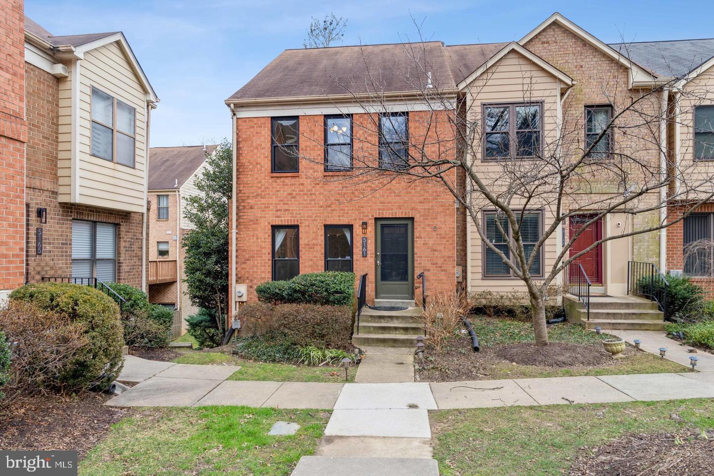 5161 King Charles Way — photo