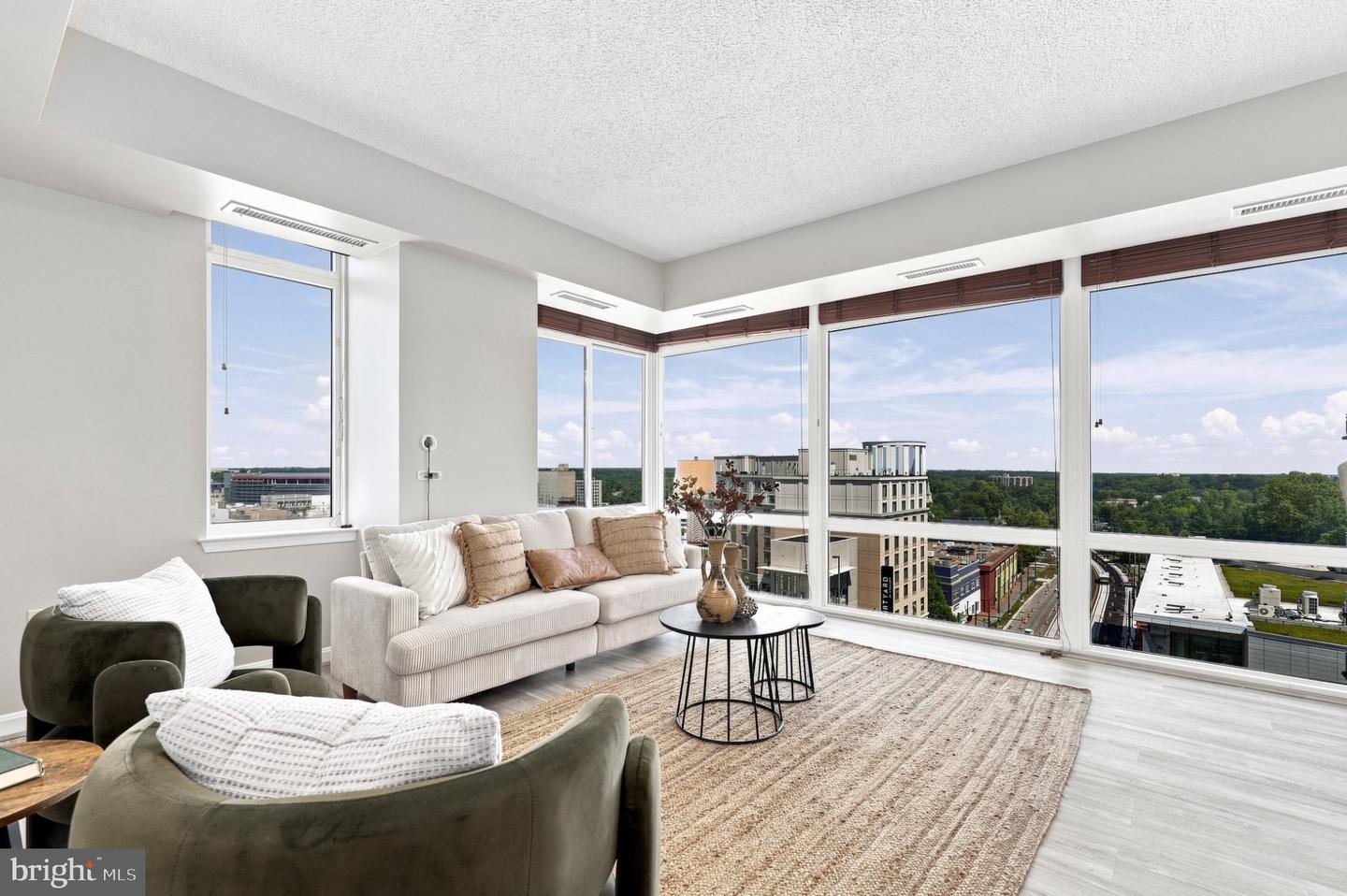 930 Wayne Ave #1305 — photo