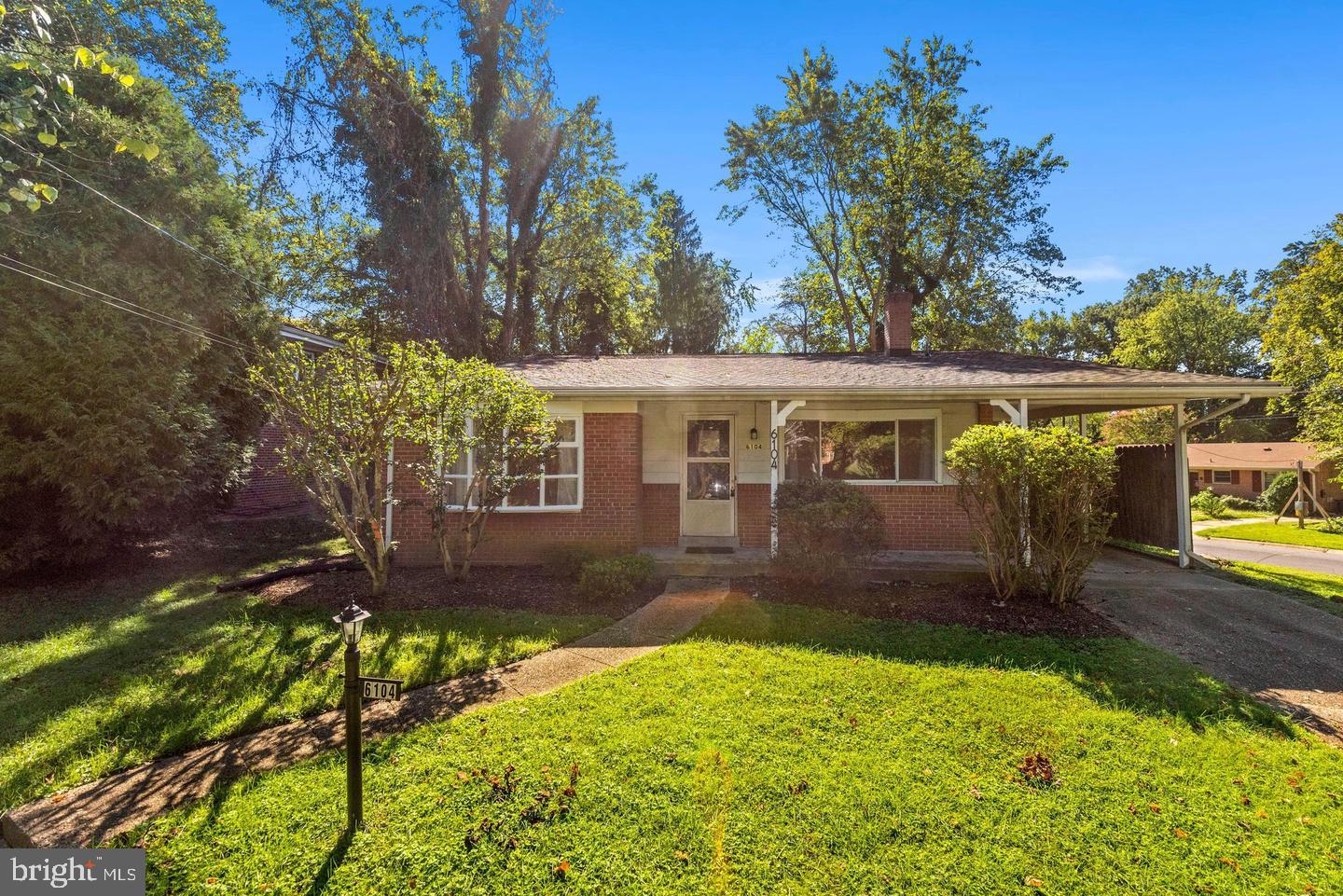 6104 Stardust Ln — photo