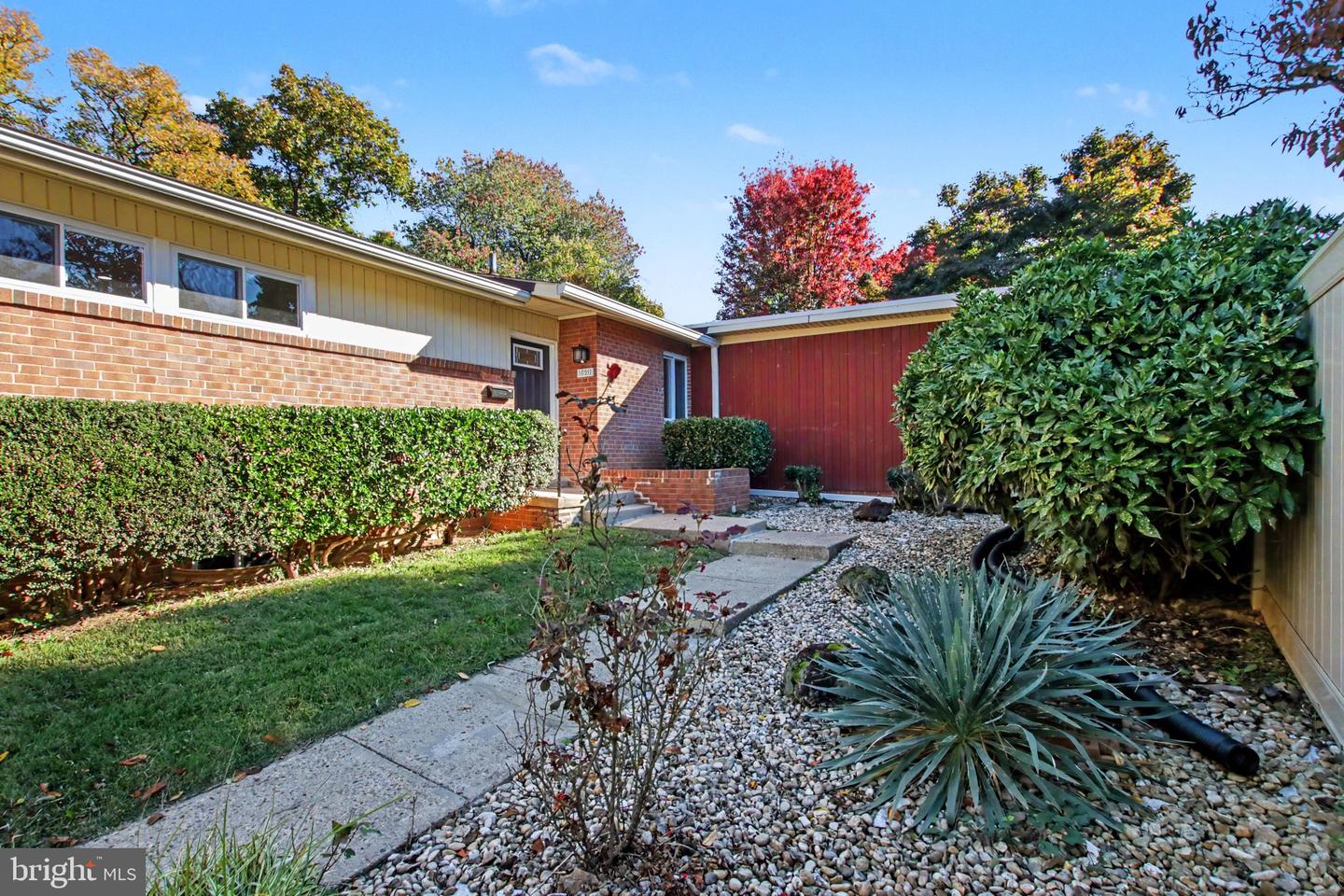 10211 Portland Rd — photo