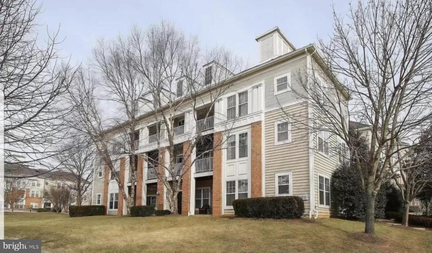 110 Watkins Pond Blvd #301 — photo