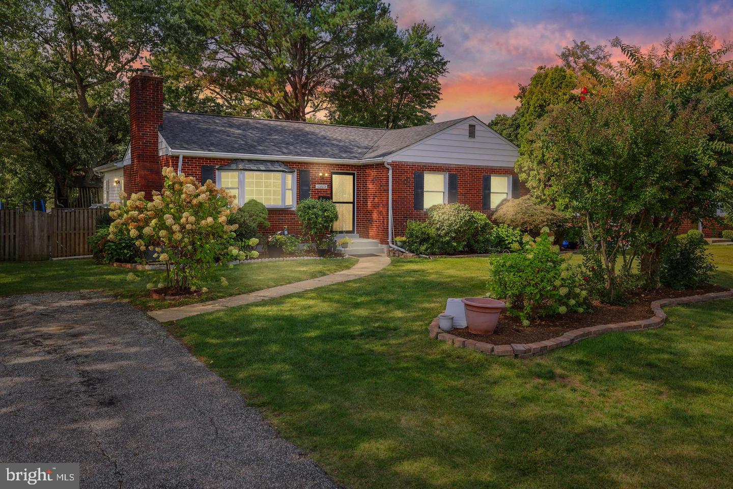 10802 Blossom Ln — photo