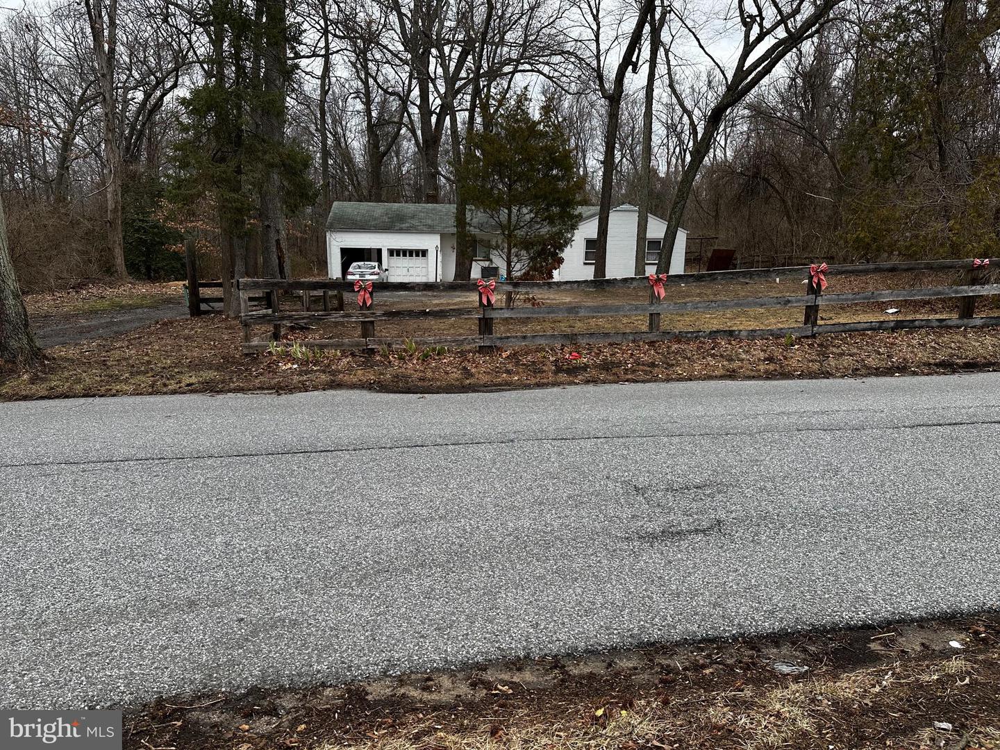 11310 Daisy Ln — photo