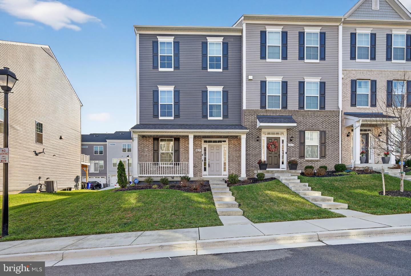 1027 Overlook Way — photo