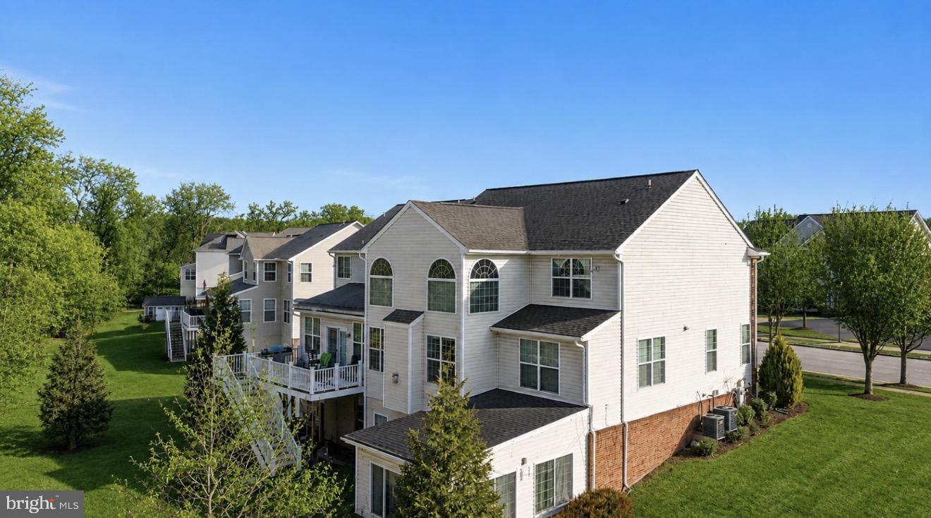 321 Radiant Ct — photo