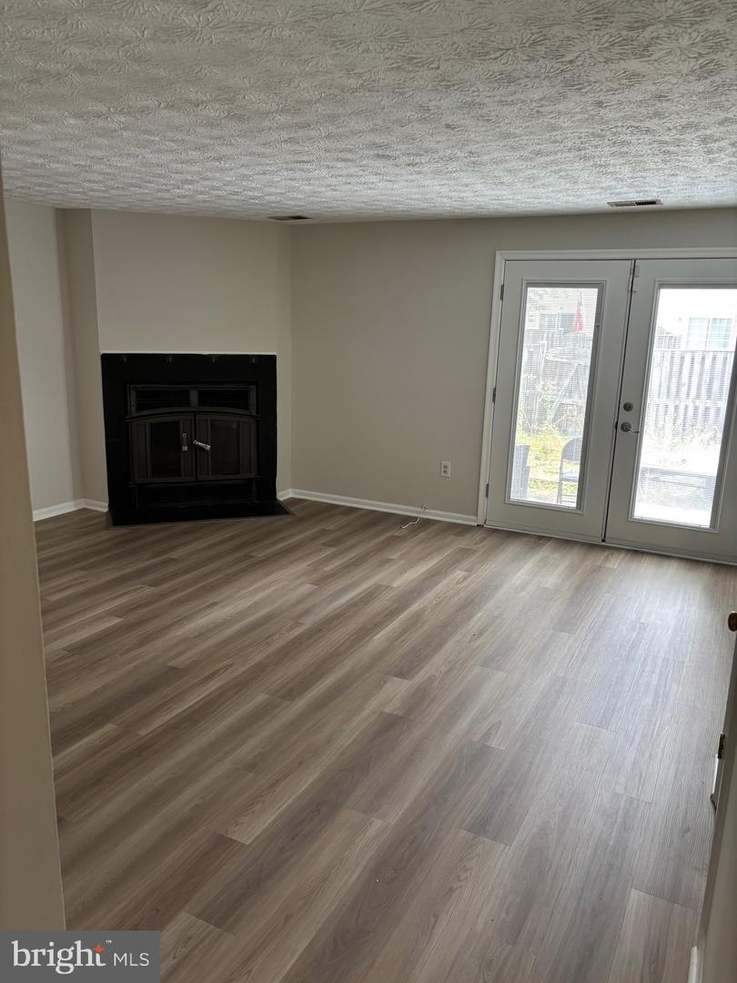 2815 Nomad Ct E — photo