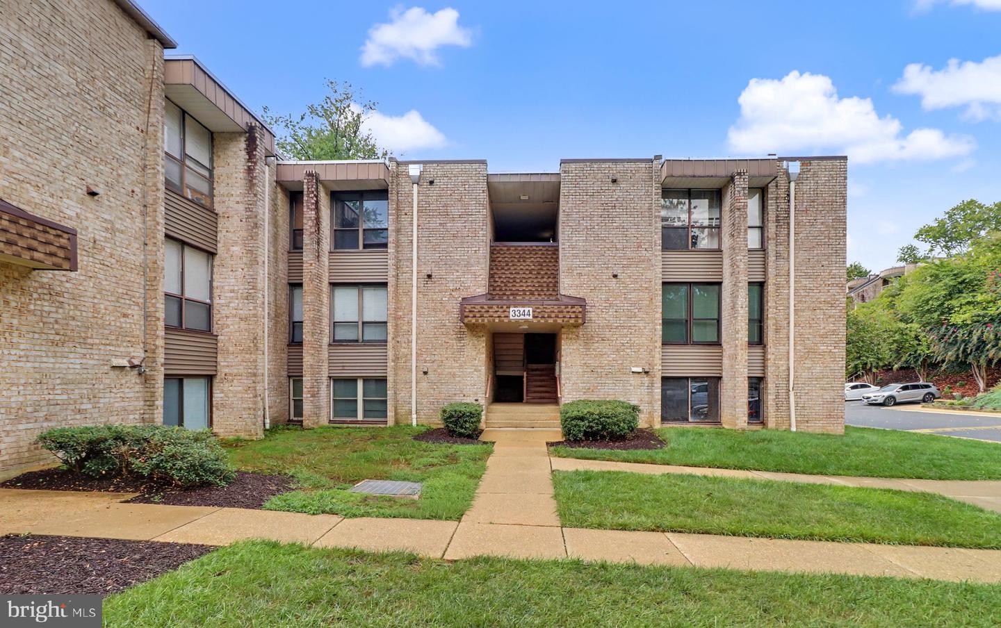 3344 Huntley Square Dr #T-2 — photo