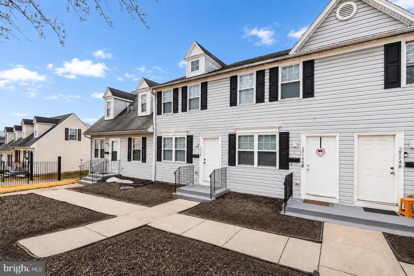 2512 Kent Village Dr — photo