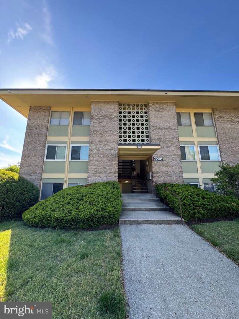 7208 Donnell Pl #B — photo