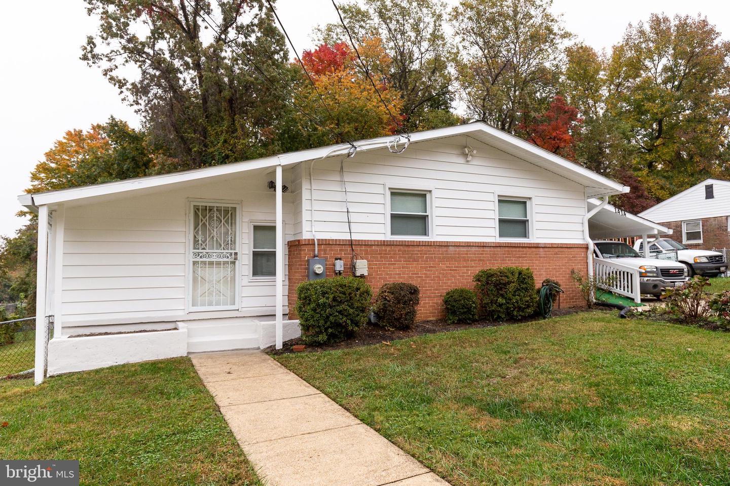 1414 Alberta Dr — photo
