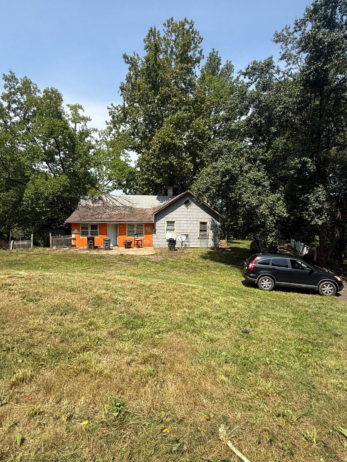 1701 Ferguson Ln — photo