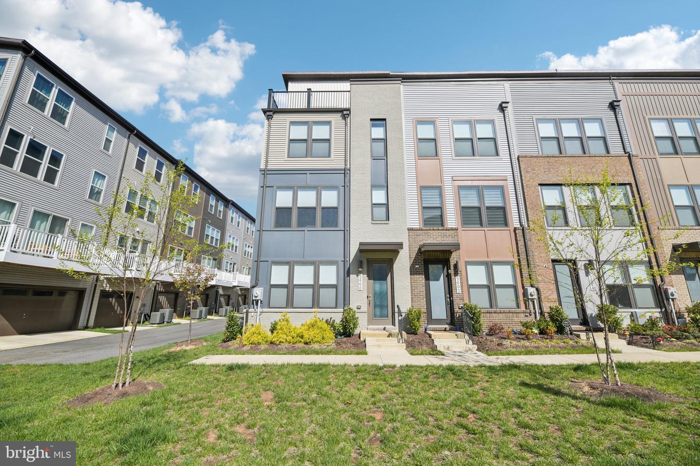 5600 Hyattsville Dr — photo