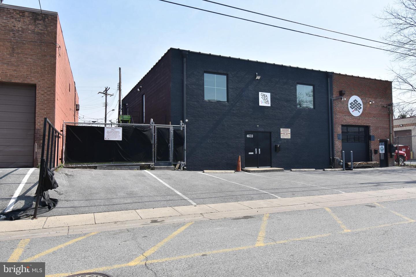 4633 42nd Pl — photo