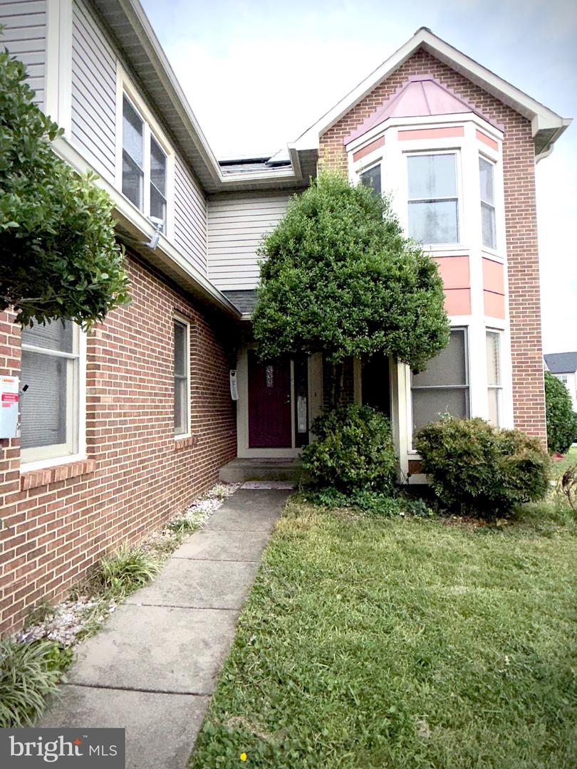 9348 Creekview Dr — photo