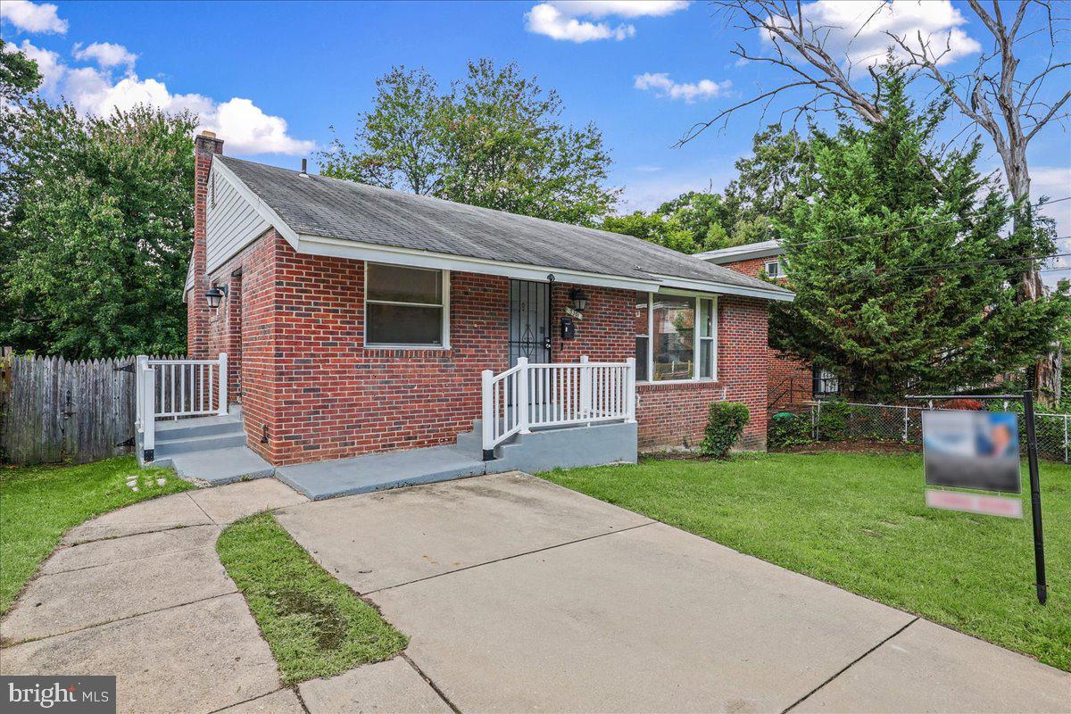 5301 Kenmont Rd — photo