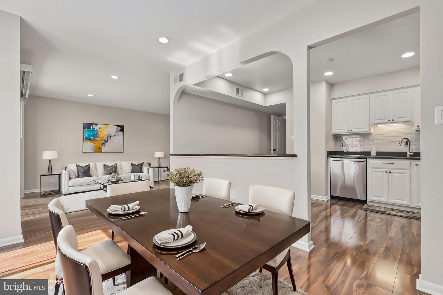 6942 Hanover Pkwy #200 — photo