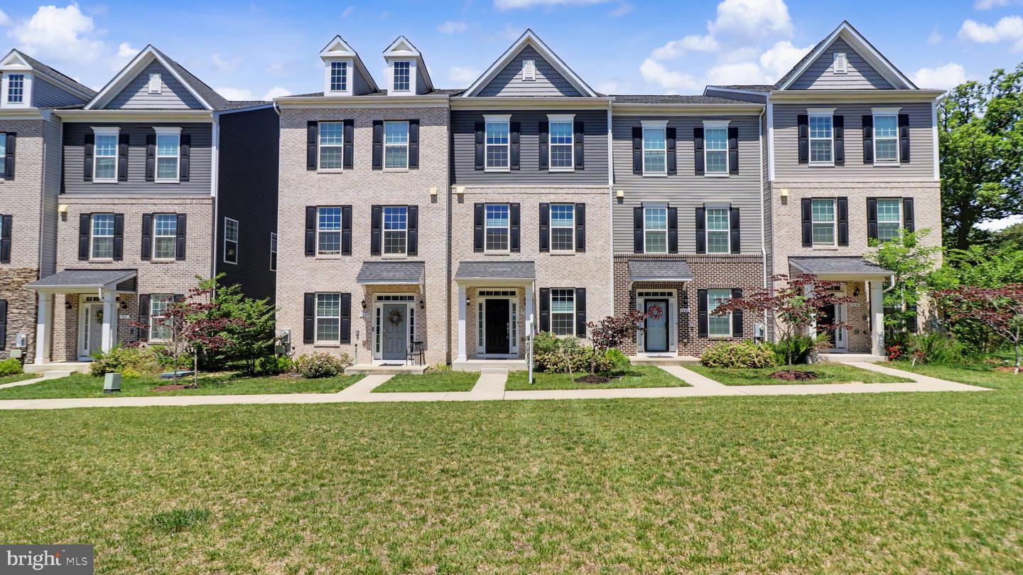 7607 Presidential Pkwy — photo