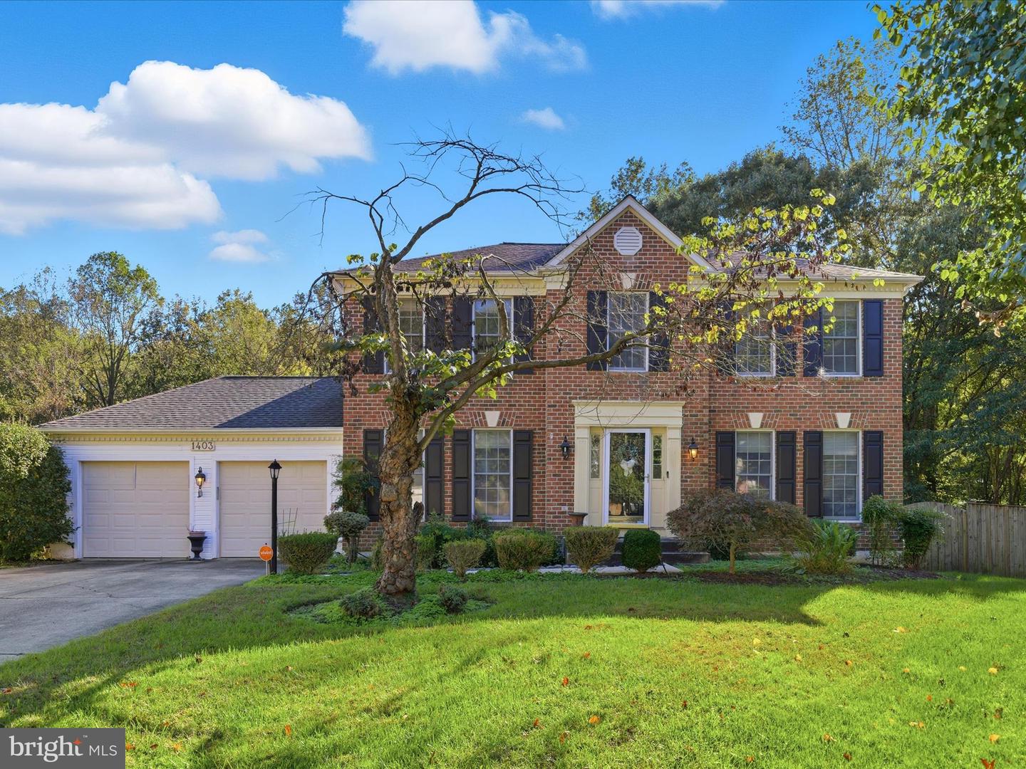 1403 Peartree Ln — photo