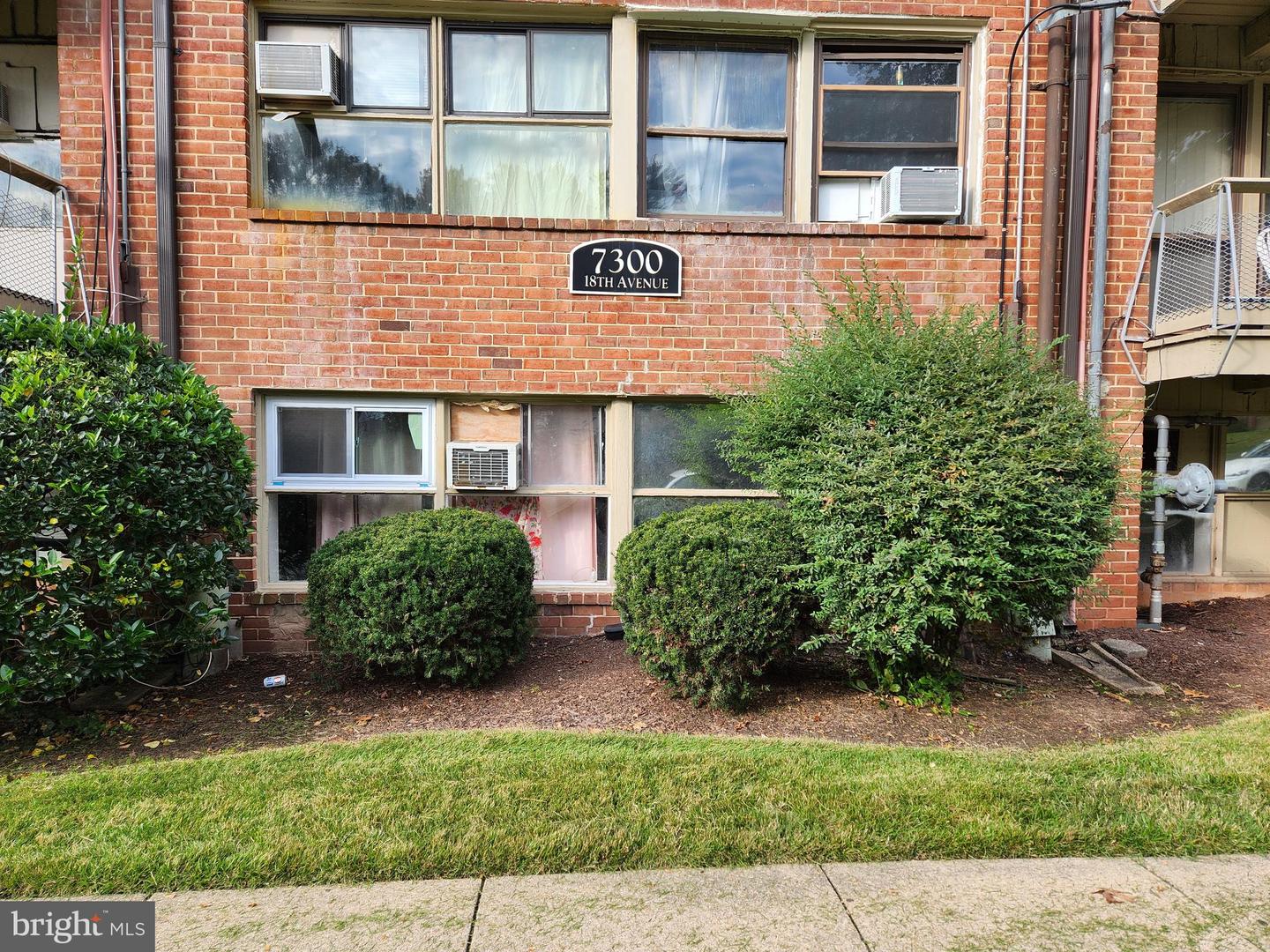 7300 18th Ave #12 — photo