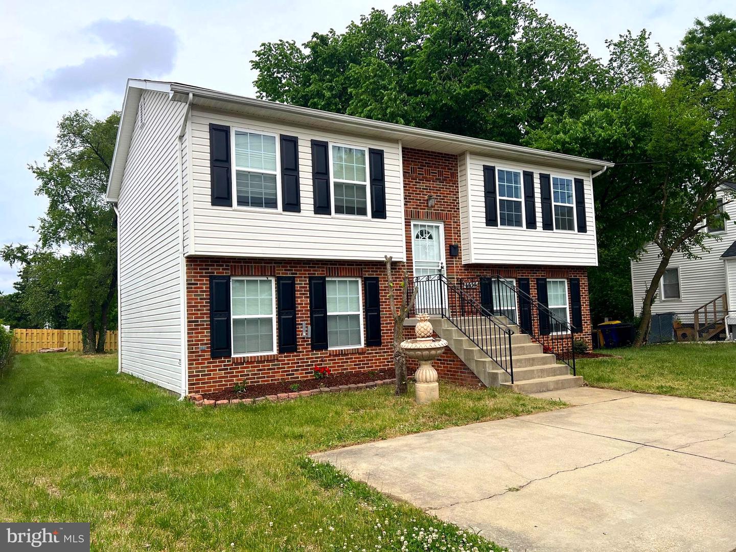 6604 Suitland Rd — photo