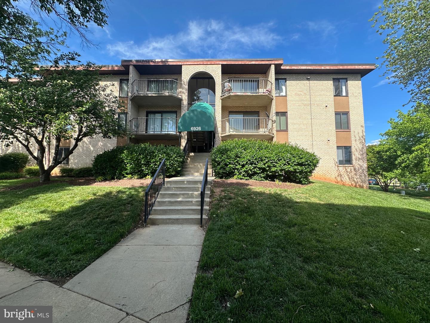 6926 Hanover Pkwy #303 — photo