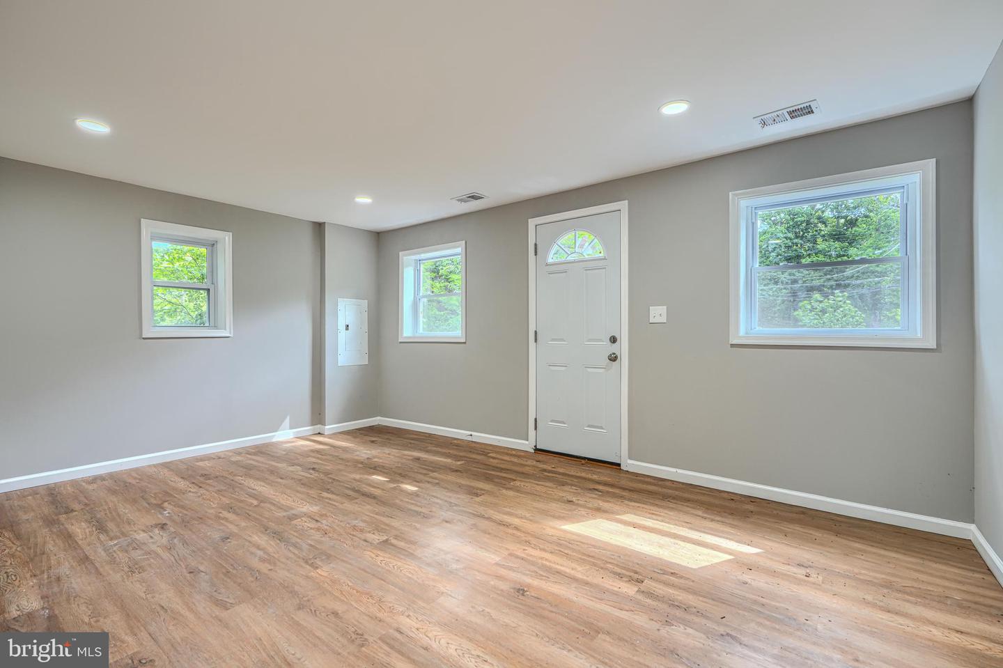 7825 Surratts Road, Clinton, MD 20735 — photo 3