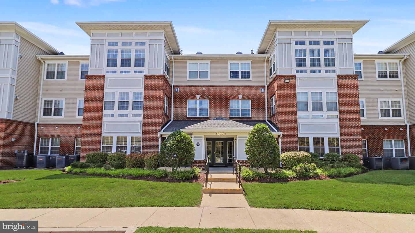 13220 Fox Bow Dr #104 — photo