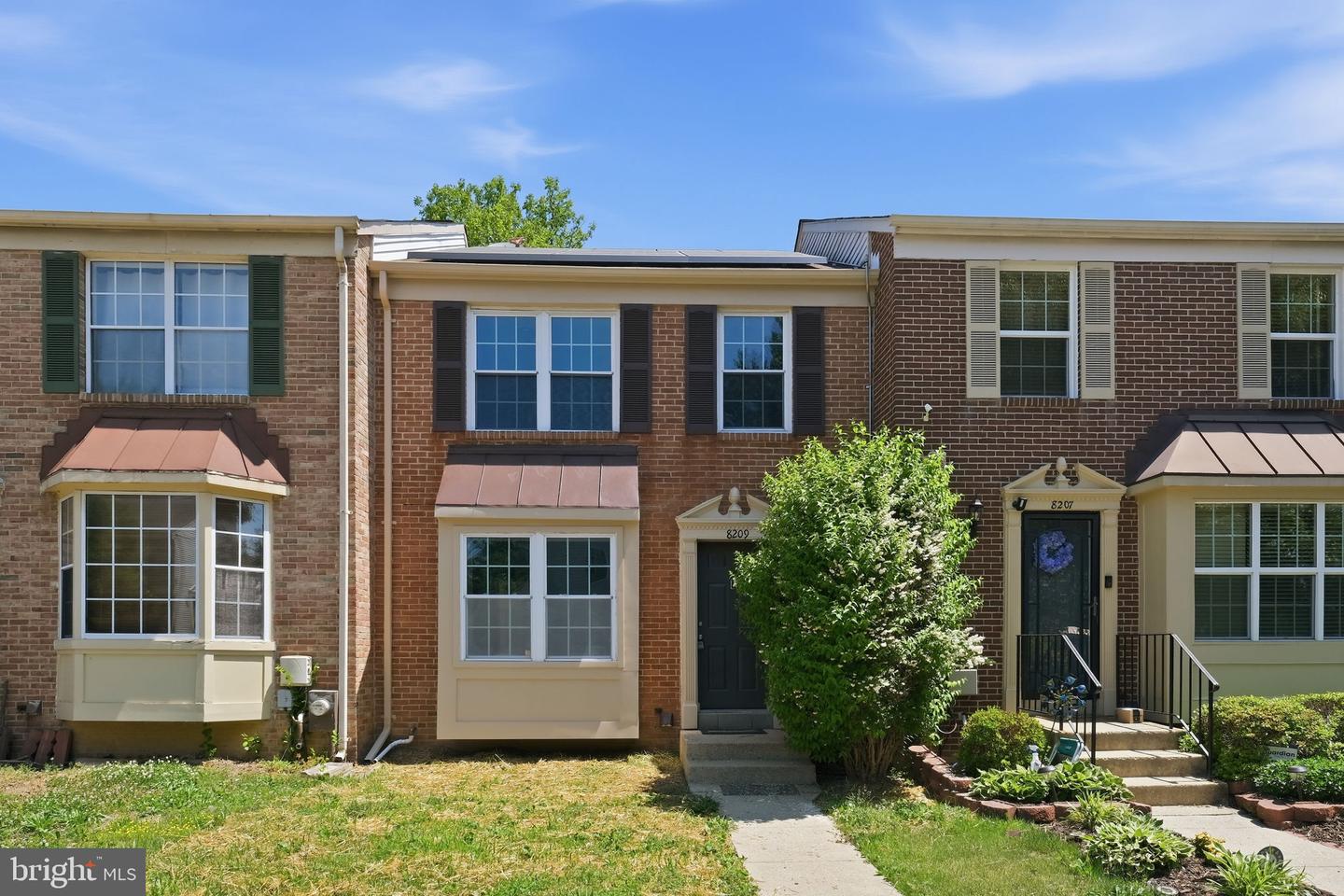 8209 Londonderry Ct — photo