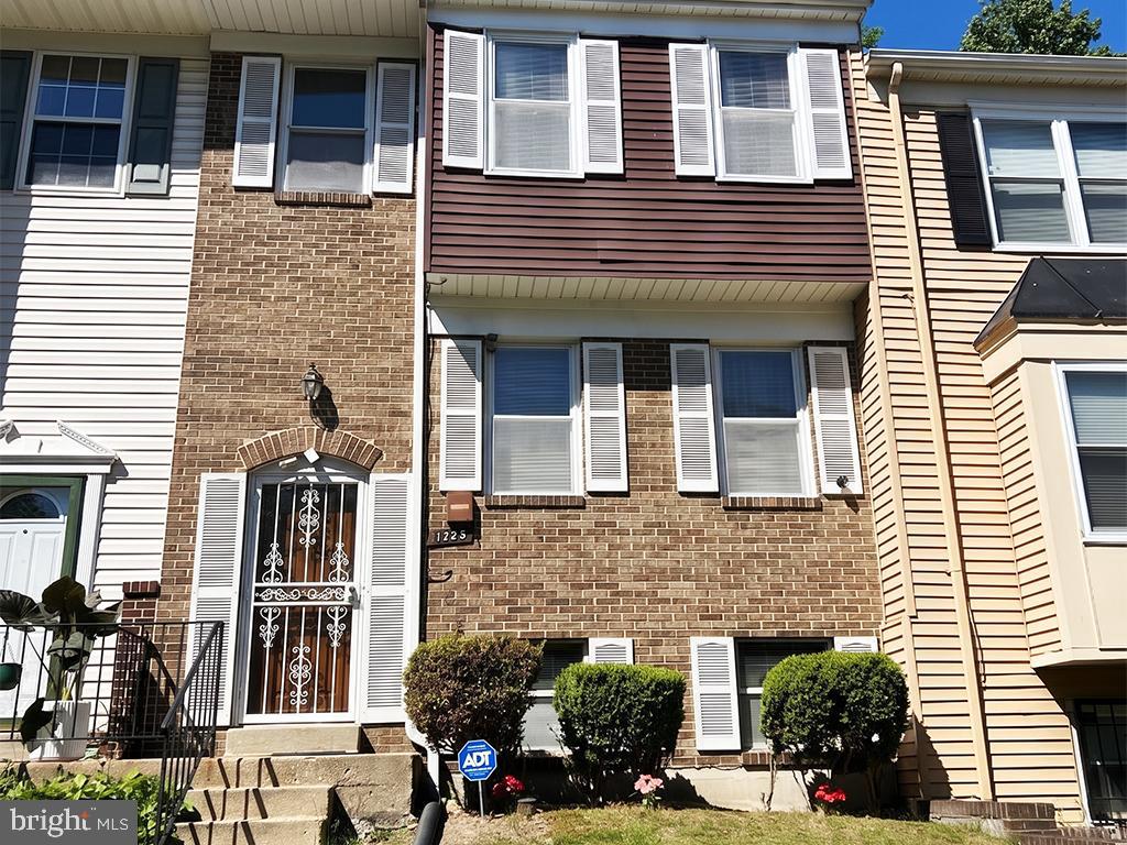 1725 Forest Park Dr — photo