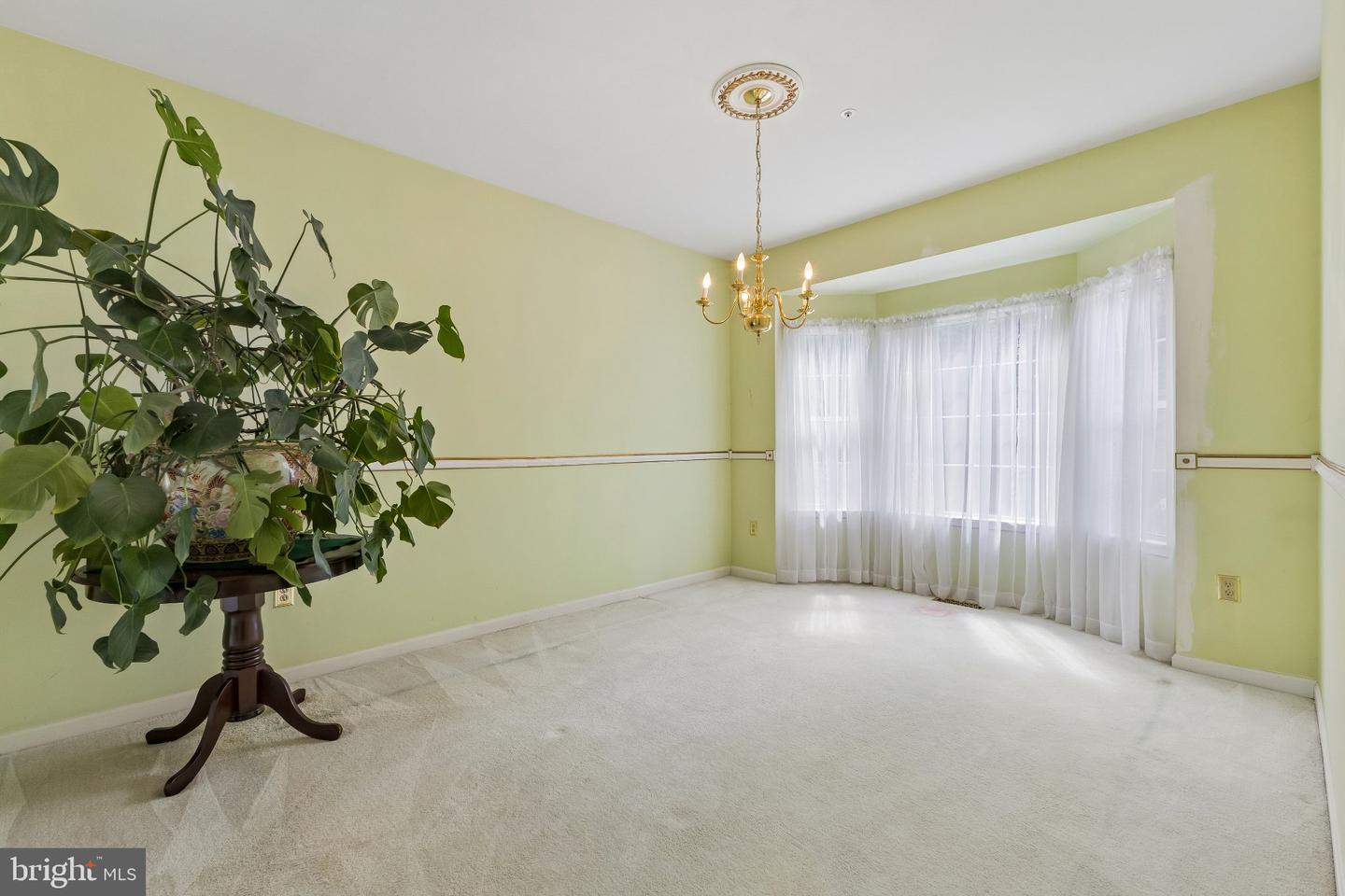 804 Falls Lake Dr — photo