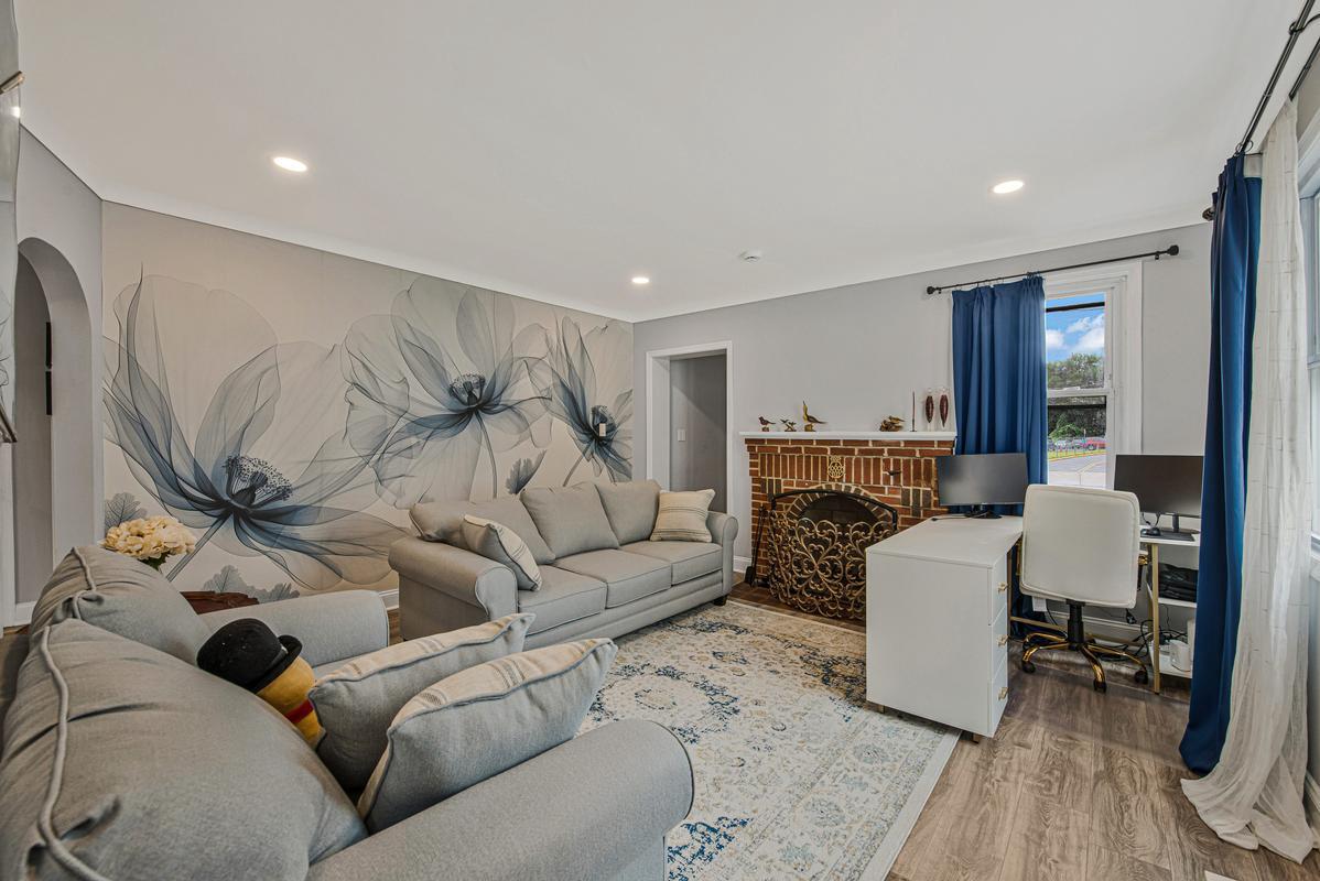 5002 Silver Hill Rd — photo