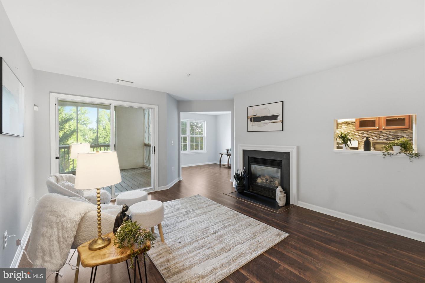 6510 Lake Park Dr #202 — photo