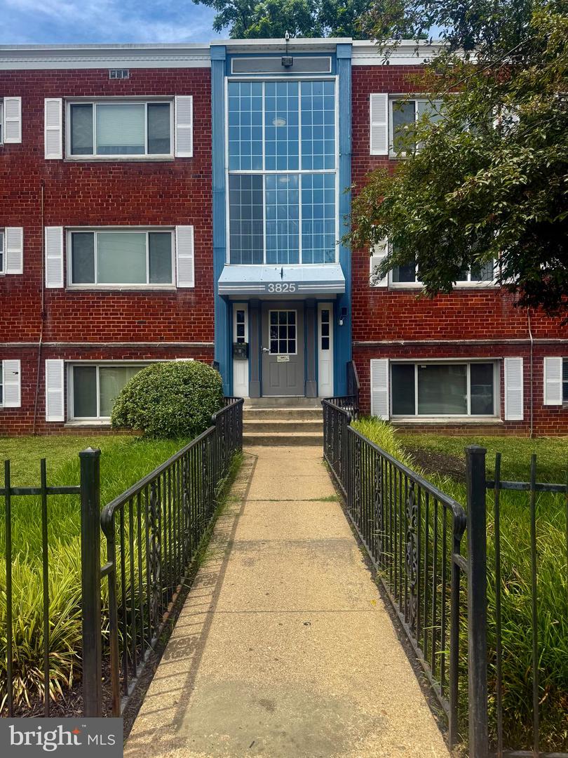 3825 Hamilton St #C-304 — photo