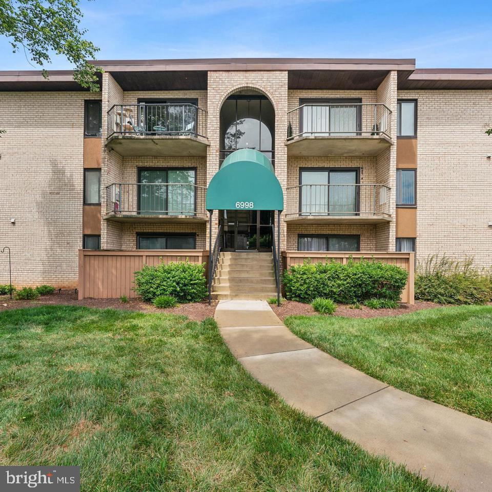6998 Hanover Pkwy #4 — photo