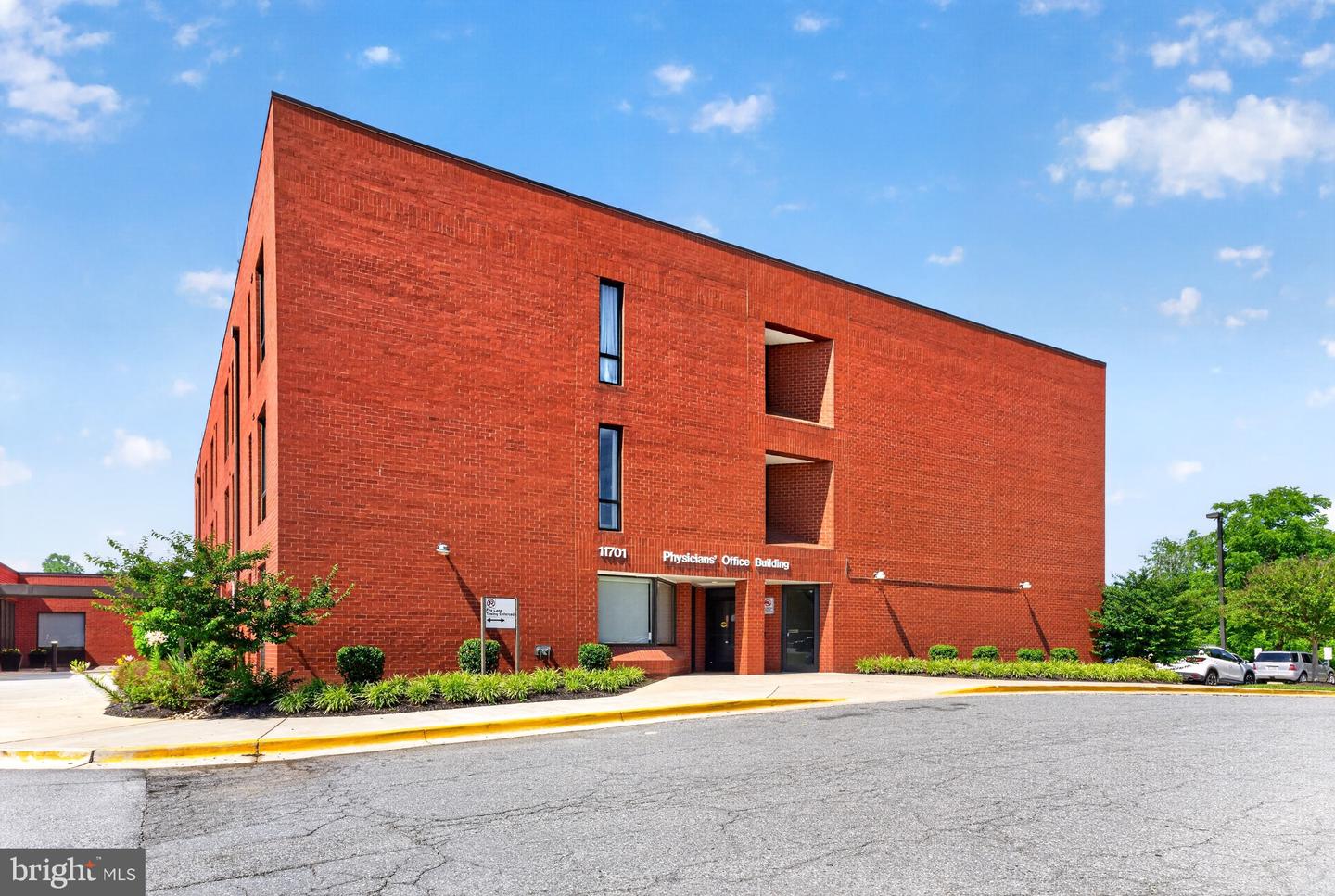 11701 Livingston Rd #302/303 — photo