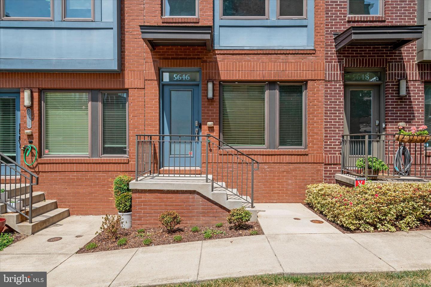 5646 46th Pl — photo