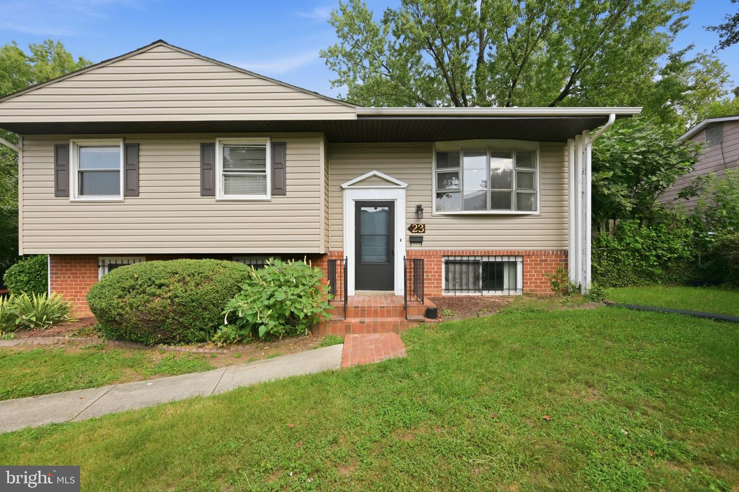23 Daimler Dr — photo