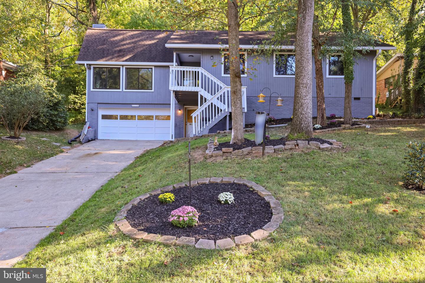 37 Lakeside Dr — photo
