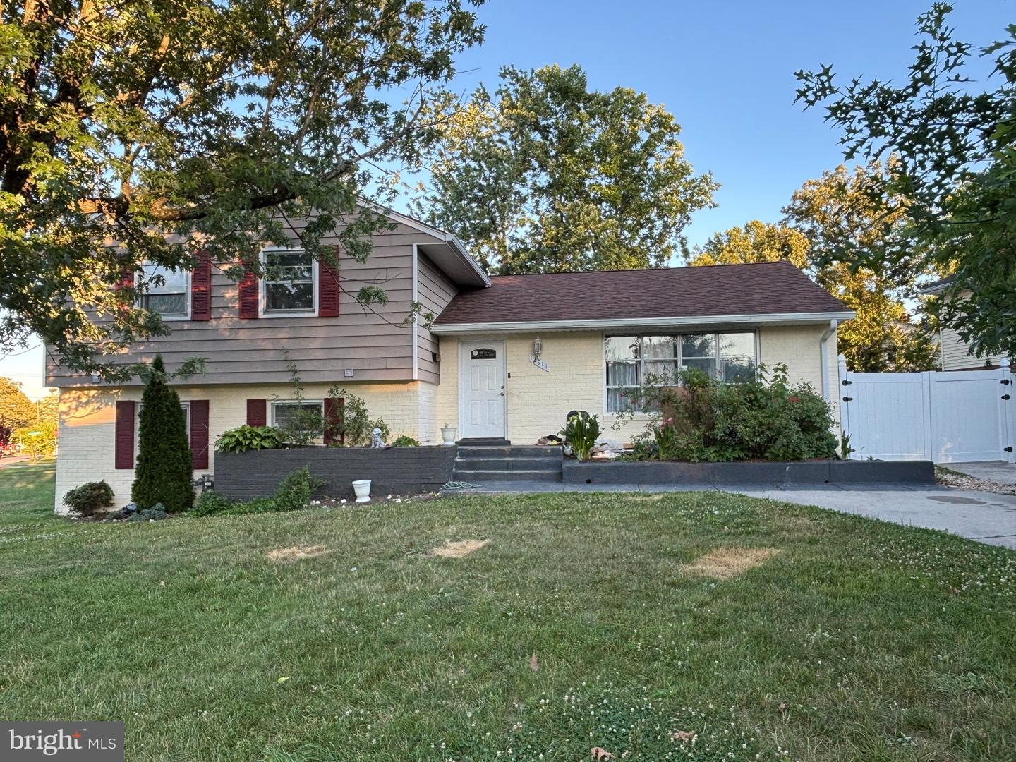 12911 Paca Dr — photo
