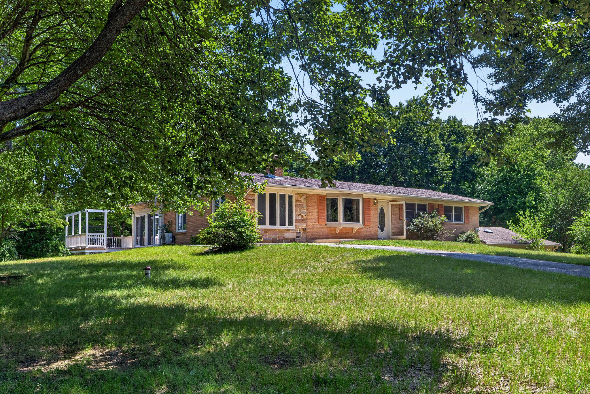 5611 Park Dr — photo