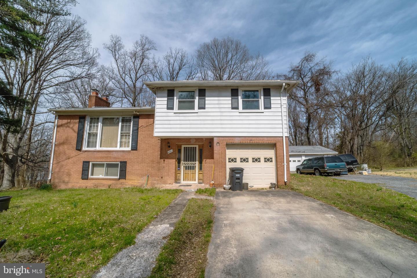 6900 Temple Hill Rd — photo