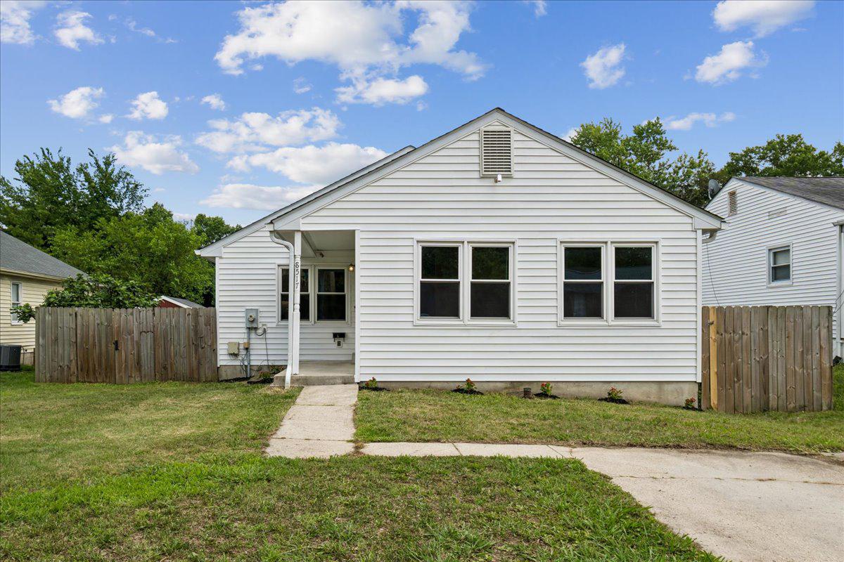 8517 Potomac Ave — photo
