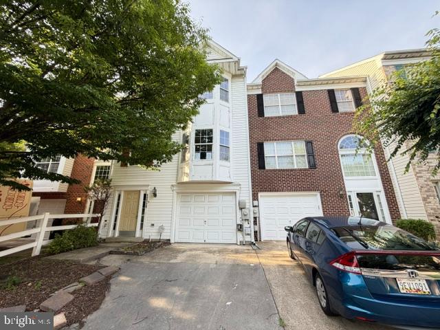 12119 Sutton Ln — photo