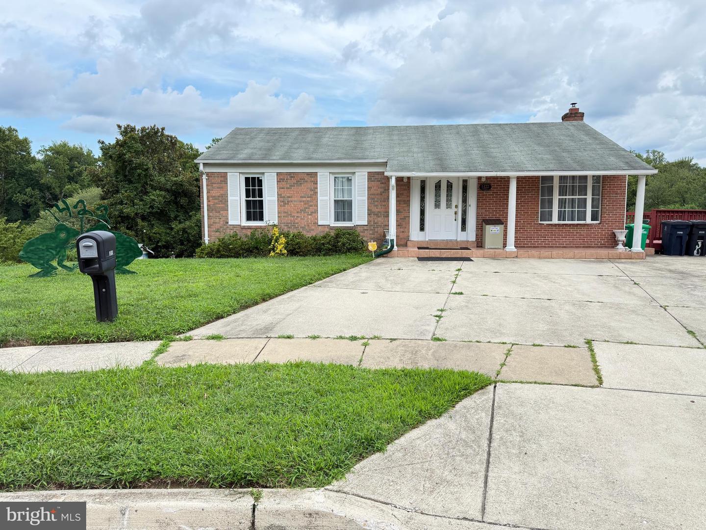 1422 Fernhill Ct — photo