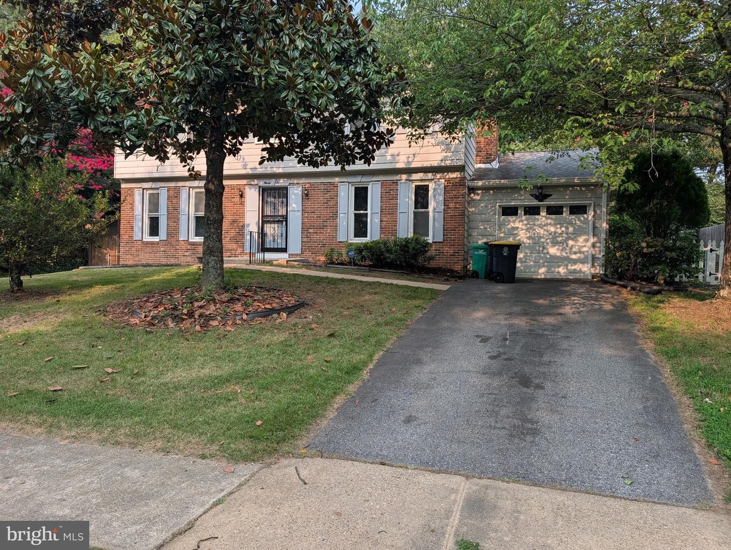 9011 Ivanhoe Rd — photo