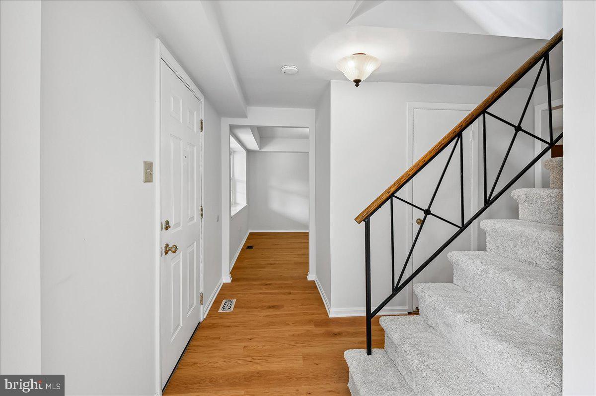 12218 Valerie Ln — photo