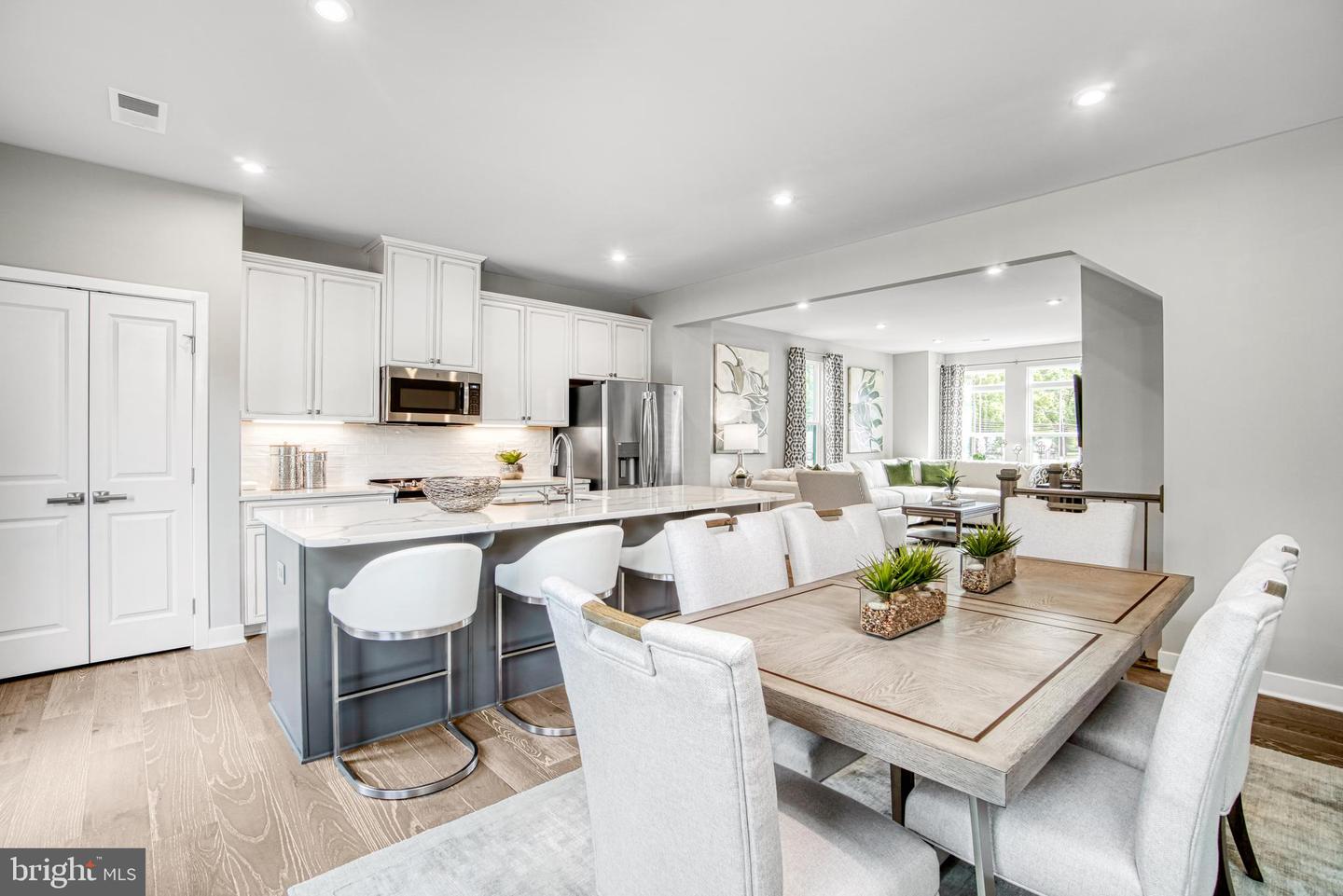 212 Upper Field Way #235e*wan04 — photo