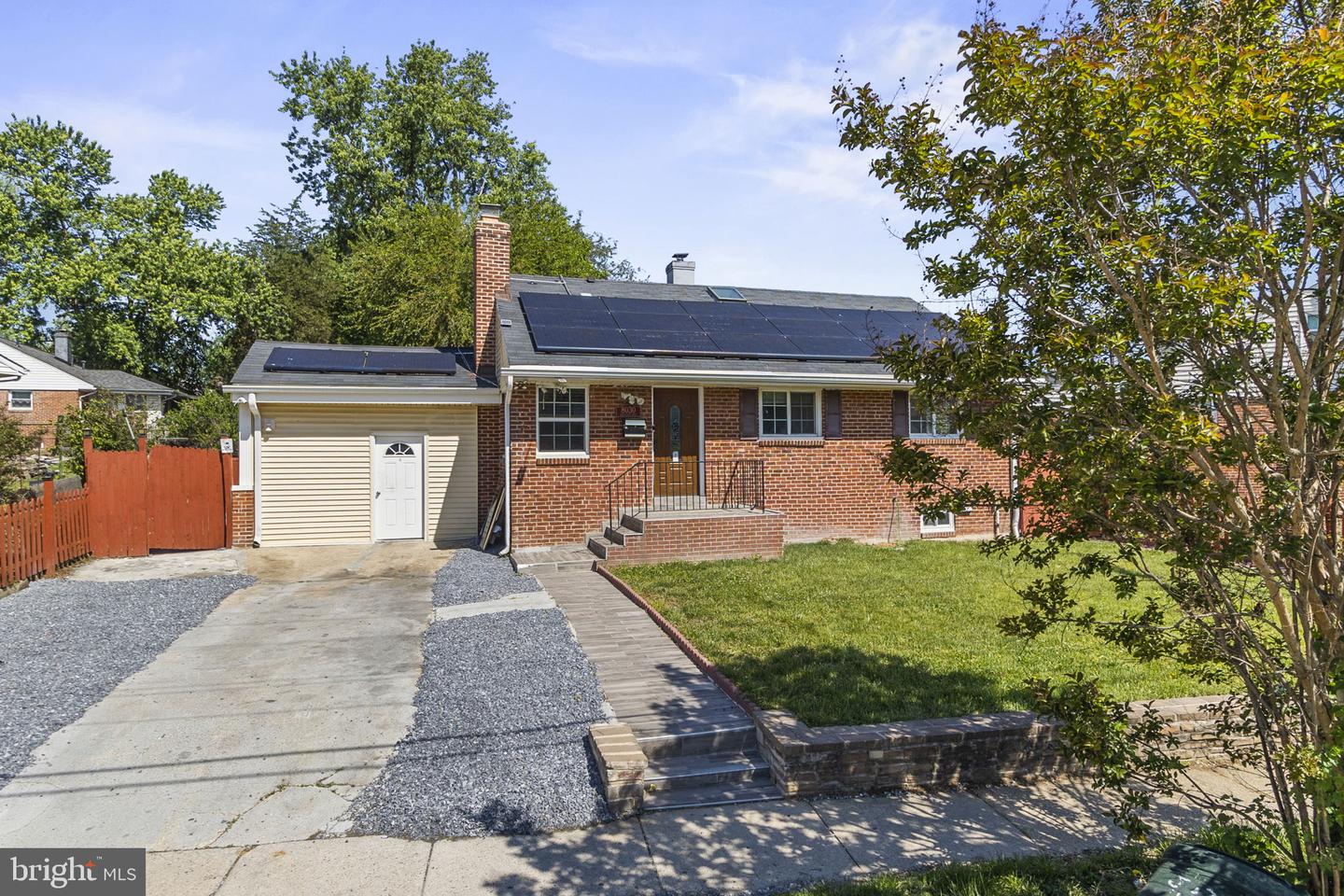 8030 NEW RIGGS ROAD, HYATTSVILLE MD 20783 — photo 2