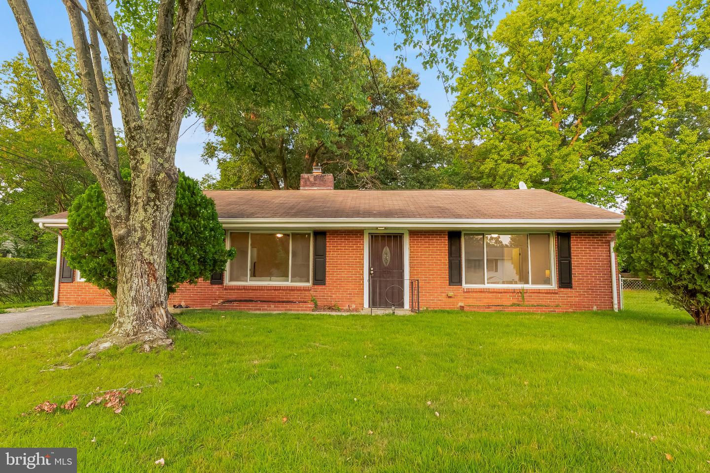 1224 Van Buren Dr — photo